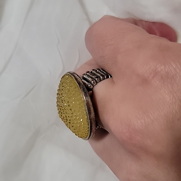 Large circle ring - Picture 2 of 4